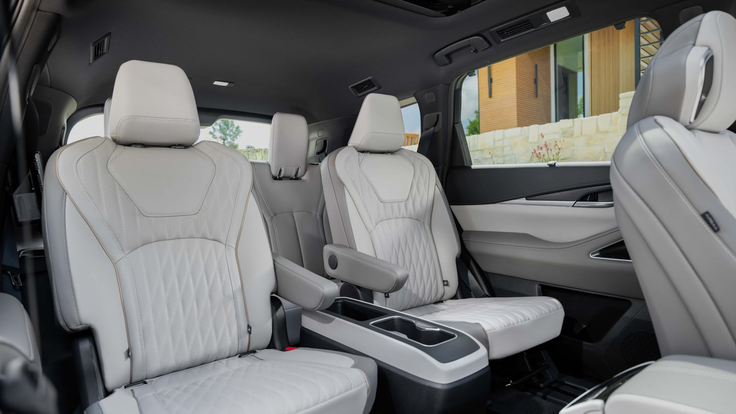 2027 INFINITI QX60 Interior