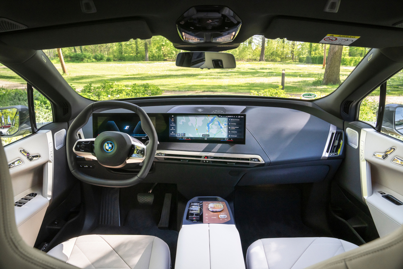 Touch display in the 2026 BMW iX